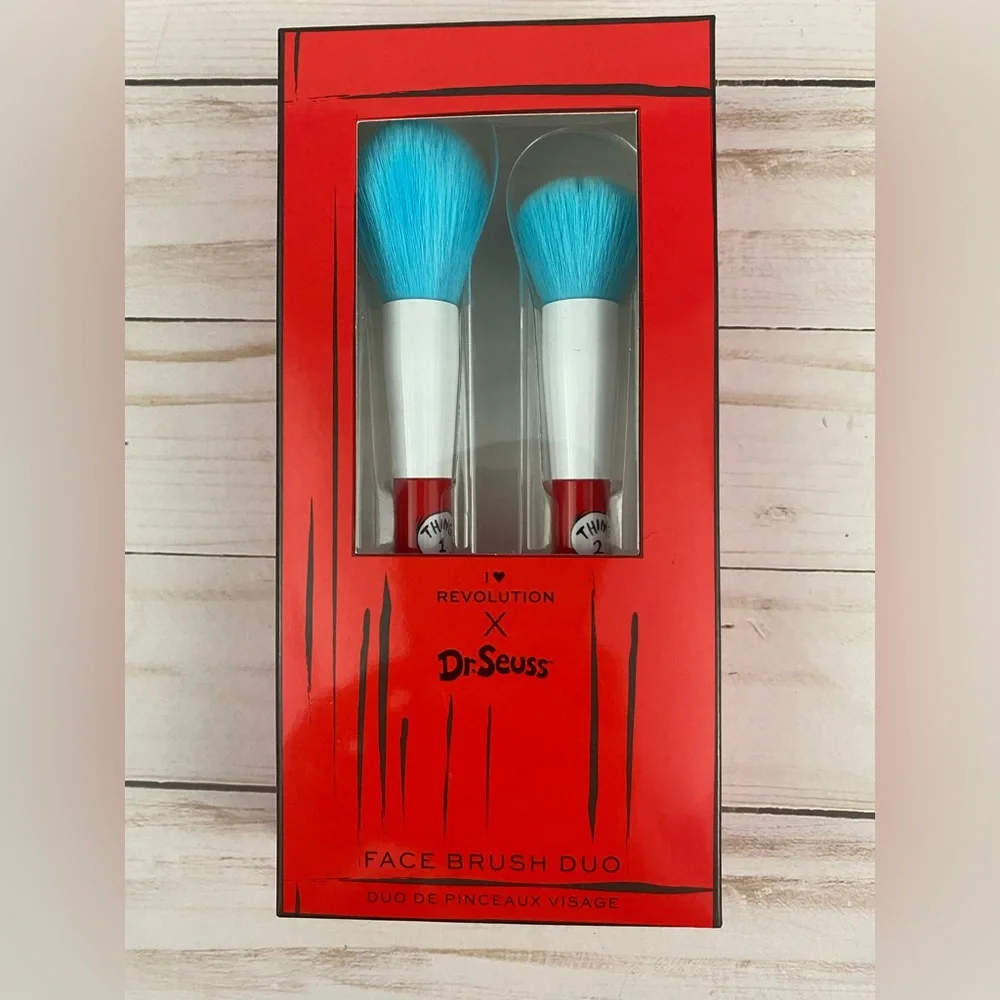 I Love Revolution Beauty Dr Seuss Thing 1 & 2 Face Brush Duo Set New
